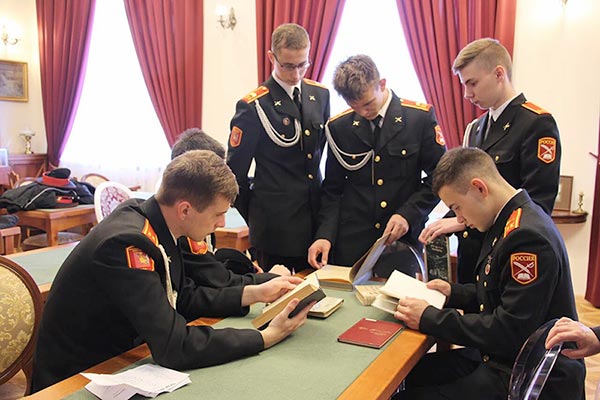 Играют кадеты