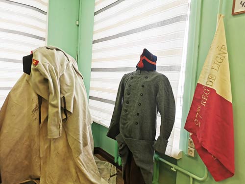 Экспонаты выставки «Бей, барабан, и военная флейта, громко свисти на манер снегиря»