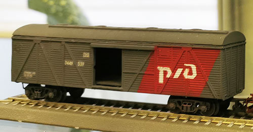 «Наш паровоз, вперёд лети!»