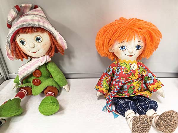 В Юношеском центре имени В. Тендрякова областной библиотеки открылась новая выставка «Кукла – символ души человека»