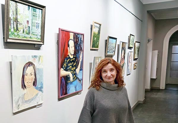 Живописные работы Анны Мисиной представлены в Областной научной библиотеке