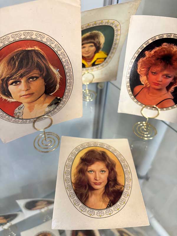 «90 красавиц»