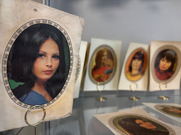 «90 красавиц»